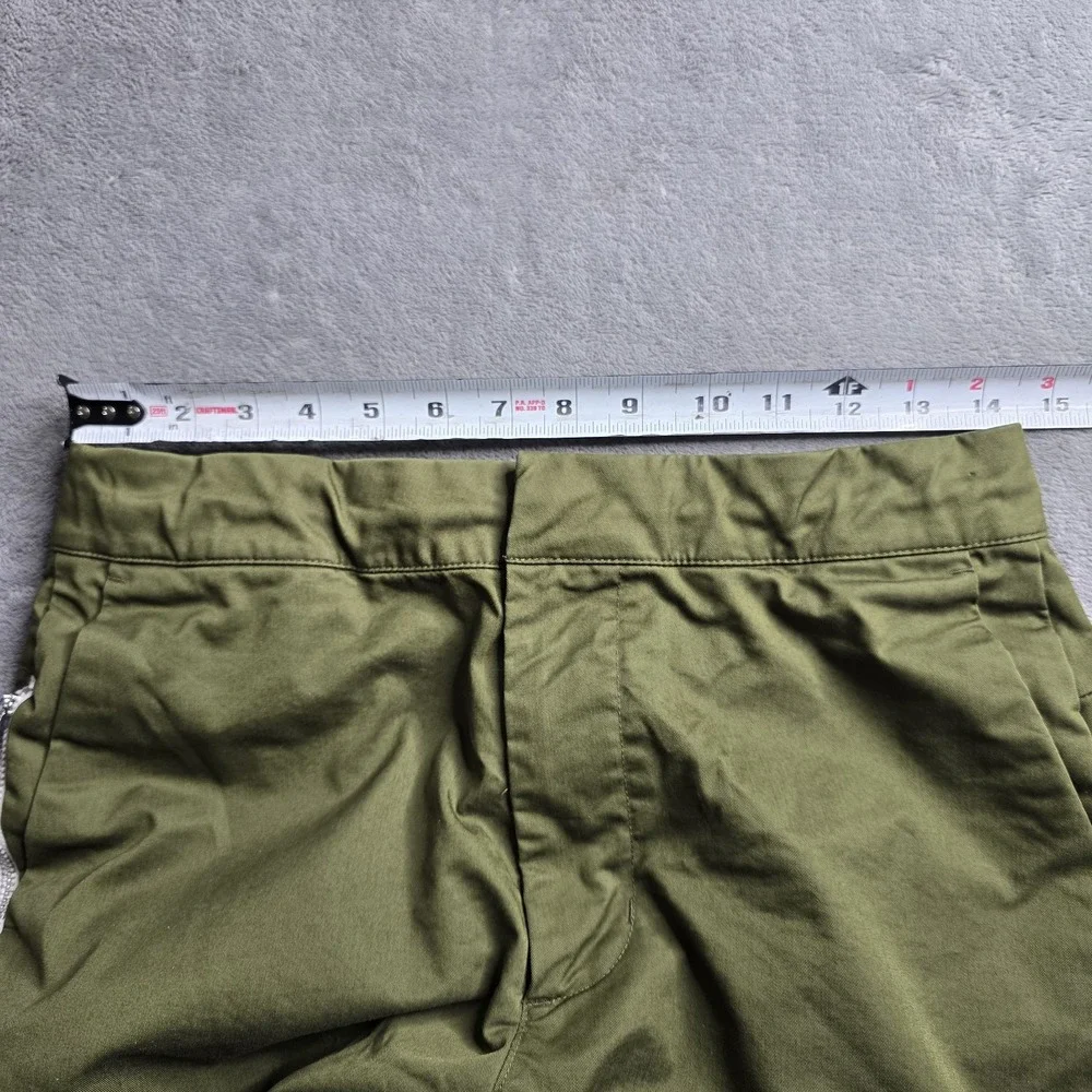 Nike Sportswear Essentials Unlined Cropped Pants Mens 30 Medium Green 25